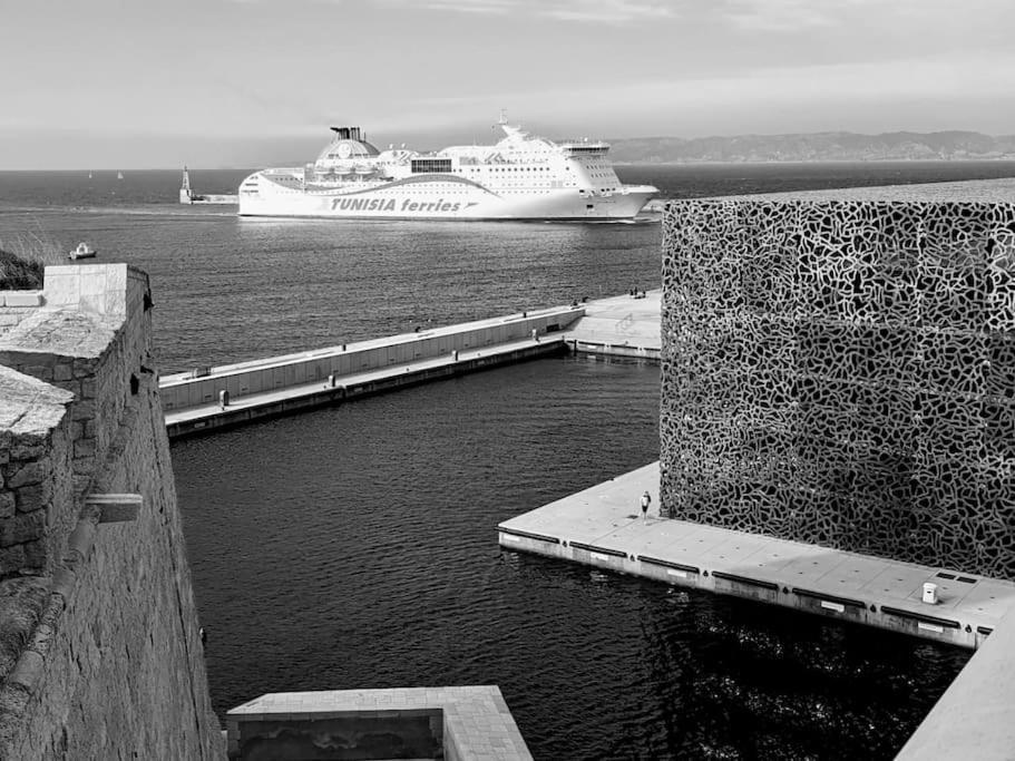 Escapade Marseillaise Pres Des Terrasses Du Port Apartment Marseille Bagian luar foto